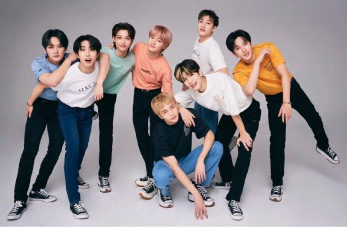 Stray Kids Performance